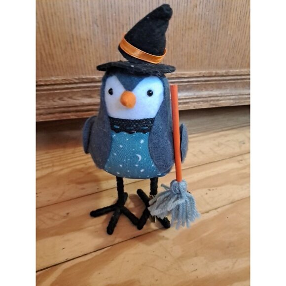 Target HYDE AND EEK! 2022 Featherly Friends Laspell Halloween - Picture 1 of 1